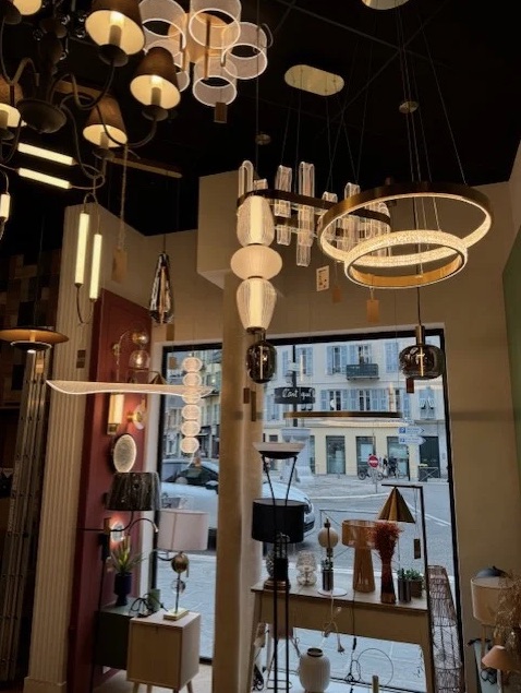 Intérieur du showroom LumiNice